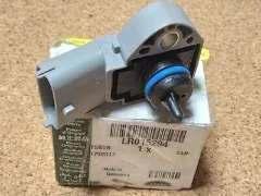 Genuine Land Rover Freelander 2 3.2L Petrol Engine Fuel Rail Pressure Regulator LR015294